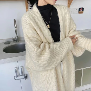 2023 Argyle бежово плетени дълга жилетка жени сгъстяват зимата есен хлабав пуловер палто отворен бод шик корейски трикотаж топло