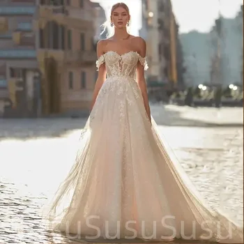 Класическа скъпа A Line сватбена рокля 2023 Без гръб дантела апликации от рамото булчински рокли Sweep Train